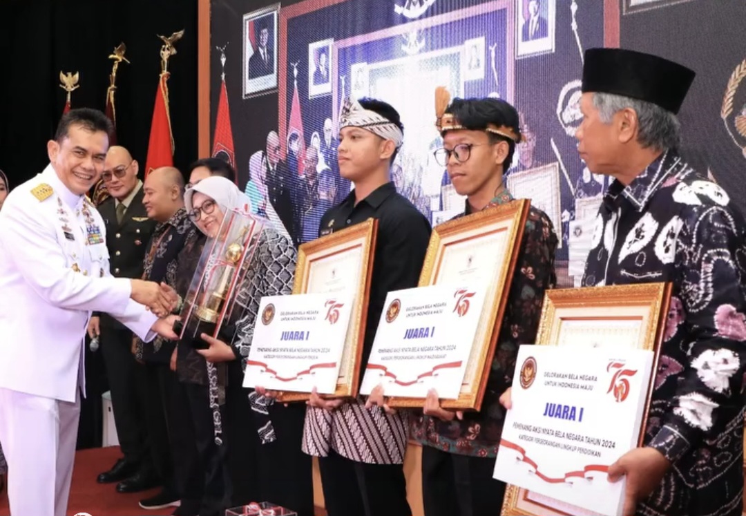 Dari Jambi Untuk Sanggau, Kisah Inspiratif Guru Muda Mengajar Di Bagan Asam Raih Penghargaan